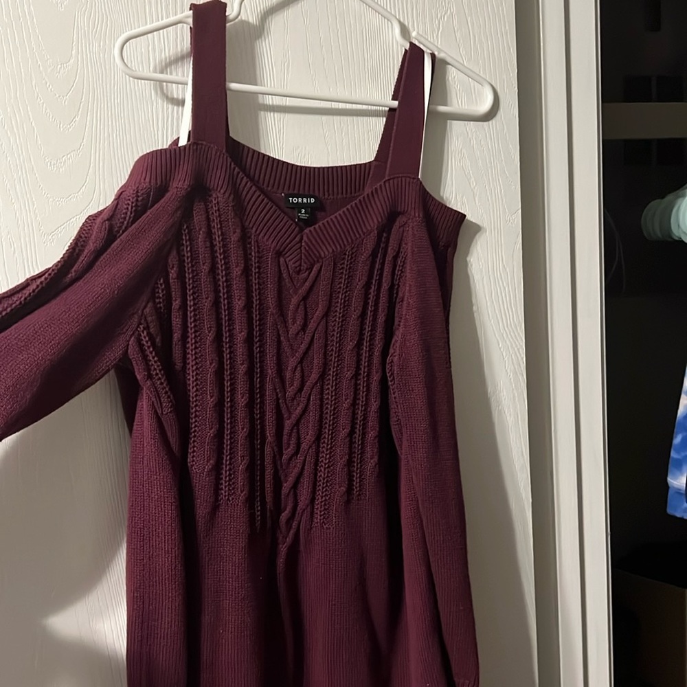 Open shoulder long sleeve sweater
